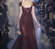 &bdquo;Elie Saab&ldquo; 2015 m. auk&scaron;tosios mados kolekcijos modelis 