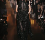 &bdquo;Elie Saab&ldquo; 2015 m. auk&scaron;tosios mados kolekcijos modelis 