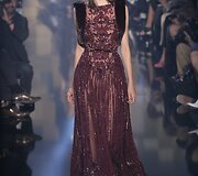 &bdquo;Elie Saab&ldquo; 2015 m. auk&scaron;tosios mados kolekcijos modelis 