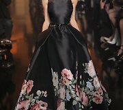 &bdquo;Elie Saab&ldquo; 2015 m. auk&scaron;tosios mados kolekcijos modelis 