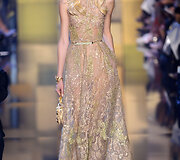 &bdquo;Elie Saab&ldquo; 2015 m. auk&scaron;tosios mados kolekcijos modelis 