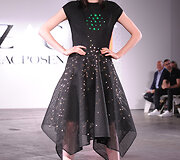 &bdquo;ZAC Zac Posen&ldquo; 2016 m. pavasario-vasaros kolekcijos modelis