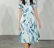 &bdquo;ZAC Zac Posen&ldquo; 2016 m. pavasario-vasaros kolekcijos modelis