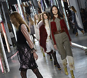 &bdquo;Rodarte&ldquo; 2016 m. pavasario-vasaros kolekcijos pristatymo momentas