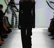 &bdquo;Max Mara&ldquo; 2016 m. pavasario-vasaros kolekcijos modelis