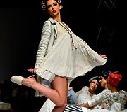 Indijos mados savaitės 2016 m. pavasario-vasaros kolekcijos modeliai
