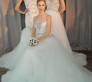 Niujorke pristatytos naujausios vestuvinių suknelių mados tendencijos