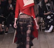 &bdquo;Alexander McQueen&ldquo; 2016 m. pavasario-vasaros kolekcijos pristatymas