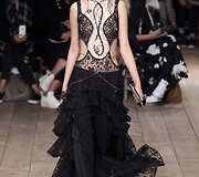 &bdquo;Alexander McQueen&ldquo; 2016 m. pavasario-vasaros kolekcijos pristatymas