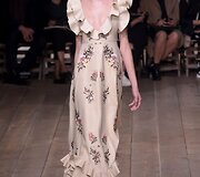 &bdquo;Alexander McQueen&ldquo; 2016 m. pavasario-vasaros kolekcijos pristatymas