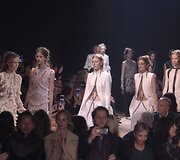 &bdquo;Alexander McQueen&ldquo; 2016 m. pavasario-vasaros kolekcijos pristatymas