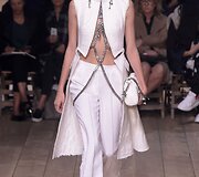 &bdquo;Alexander McQueen&ldquo; 2016 m. pavasario-vasaros kolekcijos pristatymas