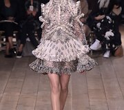&bdquo;Alexander McQueen&ldquo; 2016 m. pavasario-vasaros kolekcijos pristatymas