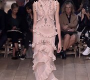 &bdquo;Alexander McQueen&ldquo; 2016 m. pavasario-vasaros kolekcijos pristatymas