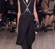 &bdquo;Alexander McQueen&ldquo; 2016 m. pavasario-vasaros kolekcijos pristatymas