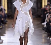 &bdquo;Stella McCartney&ldquo; 2016 m. pavasario-vasaros kolekcijos pristatymas