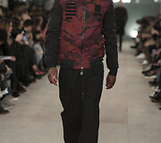 &bdquo;Maharishi&ldquo; 2016 m. rudens-žiemos kolekcijos modelis