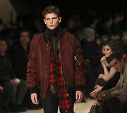 &bdquo;Burberry&ldquo; 2016 m. rudens-žiemos kolekcija