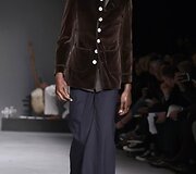 &bdquo;Wales Bonner&ldquo; 2016 m. rudens-žiemos kolekcijos modelis