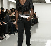 &bdquo;Nasir Mazhar&ldquo; 2016 m. rudens-žiemos kolekcijos modelis