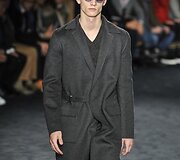 &bdquo;Jil Sander&ldquo; 2016 m. rudens-žiemos kolekcijos modelis