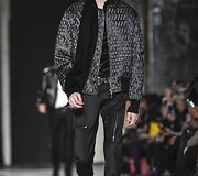 &bdquo;Costume National&ldquo; 2016 m. rudens-žiemos kolekcijos modelis