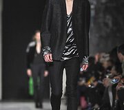 &bdquo;Costume National&ldquo; 2016 m. rudens-žiemos kolekcijos modelis
