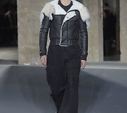 &bdquo;Rick Owens&ldquo; 2016 m. rudens-žiemos kolekcijos modelis