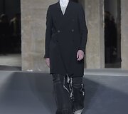 &bdquo;Rick Owens&ldquo; 2016 m. rudens-žiemos kolekcijos modelis
