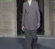 &bdquo;Rick Owens&ldquo; 2016 m. rudens-žiemos kolekcijos modelis