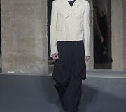 &bdquo;Rick Owens&ldquo; 2016 m. rudens-žiemos kolekcijos modelis