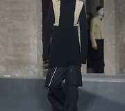 &bdquo;Rick Owens&ldquo; 2016 m. rudens-žiemos kolekcijos modelis