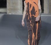&bdquo;Rick Owens&ldquo; 2016 m. rudens-žiemos kolekcijos modelis