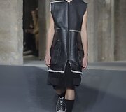 &bdquo;Rick Owens&ldquo; 2016 m. rudens-žiemos kolekcijos modelis