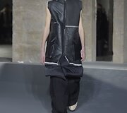 &bdquo;Rick Owens&ldquo; 2016 m. rudens-žiemos kolekcijos modelis