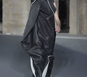 &bdquo;Rick Owens&ldquo; 2016 m. rudens-žiemos kolekcijos modelis