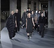 &bdquo;Rick Owens&ldquo; 2016 m. rudens-žiemos kolekcijos modelis