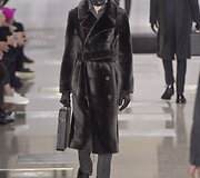 &bdquo;Louis Vuitton&ldquo; 2016 m. rudens-žiemos kolekcijos modelis