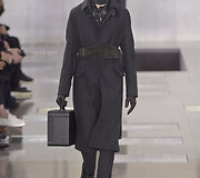 &bdquo;Louis Vuitton&ldquo; 2016 m. rudens-žiemos kolekcijos modelis