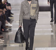 &bdquo;Louis Vuitton&ldquo; 2016 m. rudens-žiemos kolekcijos modelis