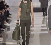 &bdquo;Louis Vuitton&ldquo; 2016 m. rudens-žiemos kolekcijos modelis