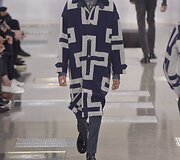 &bdquo;Louis Vuitton&ldquo; 2016 m. rudens-žiemos kolekcijos modelis