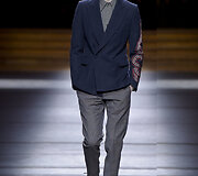 &bdquo;Dries Van Noten&ldquo; 2016 m. rudens-žiemos kolekcijos modelis