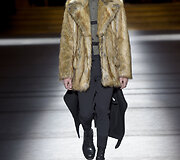 &bdquo;Dries Van Noten&ldquo; 2016 m. rudens-žiemos kolekcijos modelis
