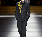 &bdquo;Dries Van Noten&ldquo; 2016 m. rudens-žiemos kolekcijos modelis