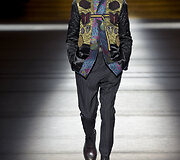&bdquo;Dries Van Noten&ldquo; 2016 m. rudens-žiemos kolekcijos modelis
