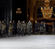 &bdquo;Dries Van Noten&ldquo; 2016 m. rudens-žiemos kolekcijos modelis