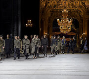 &bdquo;Dries Van Noten&ldquo; 2016 m. rudens-žiemos kolekcijos modelis