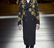 &bdquo;Dries Van Noten&ldquo; 2016 m. rudens-žiemos kolekcijos modelis