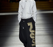 &bdquo;Dries Van Noten&ldquo; 2016 m. rudens-žiemos kolekcijos modelis
